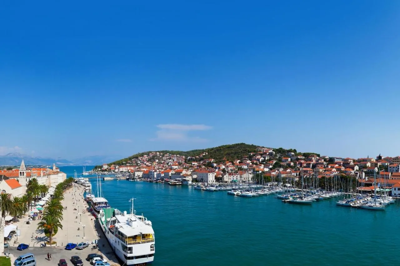 Holiday Apartment In Okrug Gornji With Terrace, Air Conditioning, Wifi 3436-1 Trogir