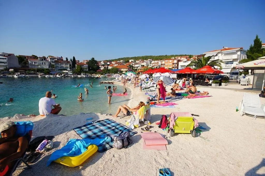 Holiday Apartment In Okrug Gornji With Terrace, Air Conditioning, Wifi 3436-1 Trogir