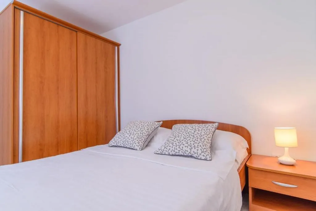 Holiday Apartment In Okrug Gornji With Terrace, Air Conditioning, Wifi 3436-1 Trogir Kroatië
