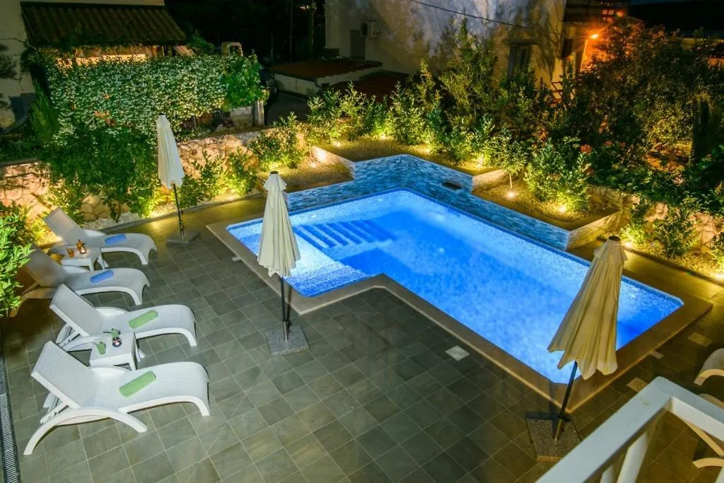 Holiday Apartment In Okrug Gornji With Terrace, Air Conditioning, Wifi 3436-1 Trogir 0*,  Kroatië
