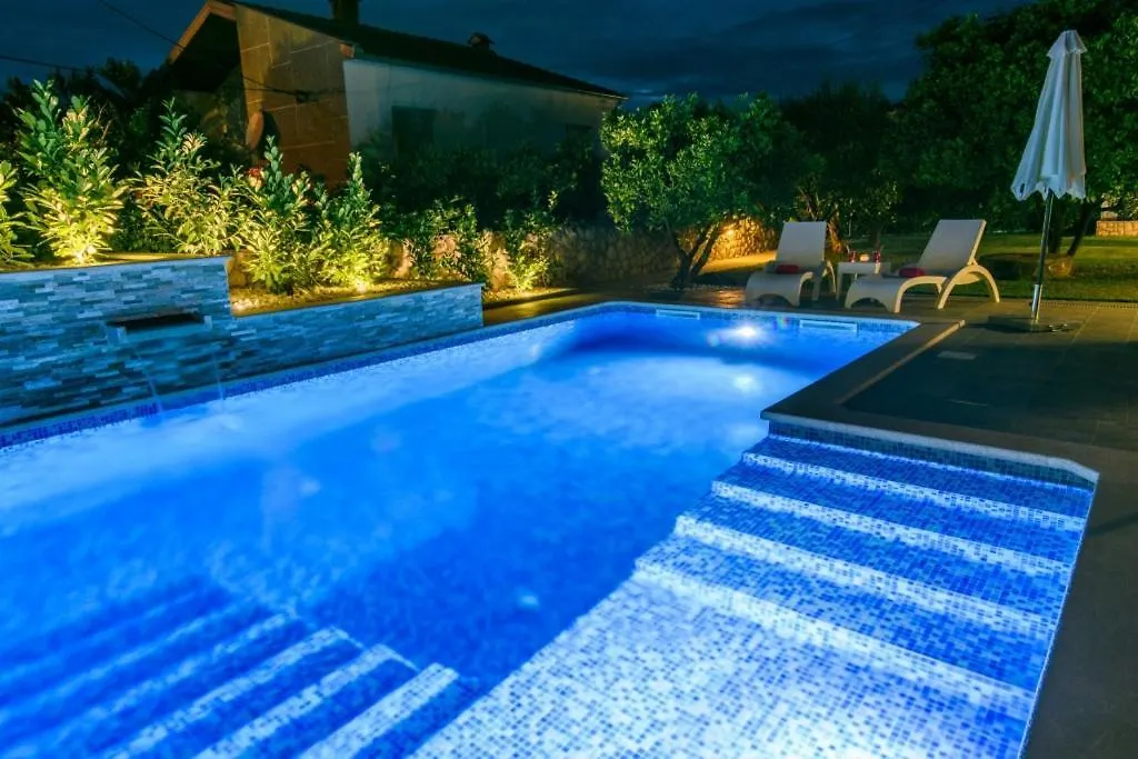 Holiday Apartment In Okrug Gornji With Terrace, Air Conditioning, Wifi 3436-1 Trogir Kroatië