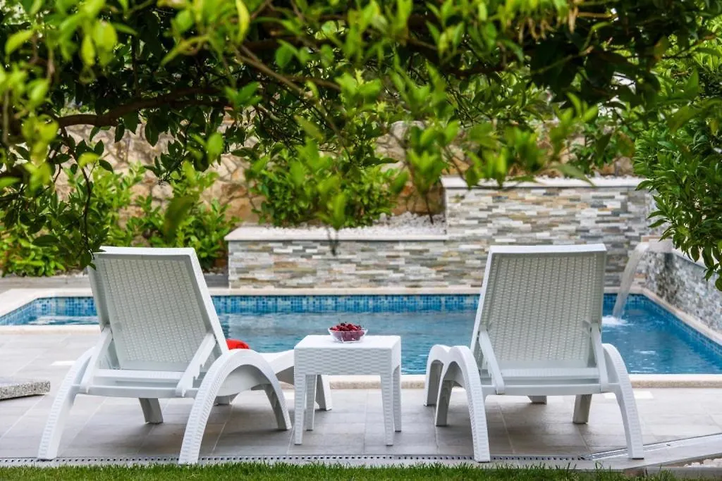 Holiday Apartment In Okrug Gornji With Terrace, Air Conditioning, Wifi 3436-1 Trogir