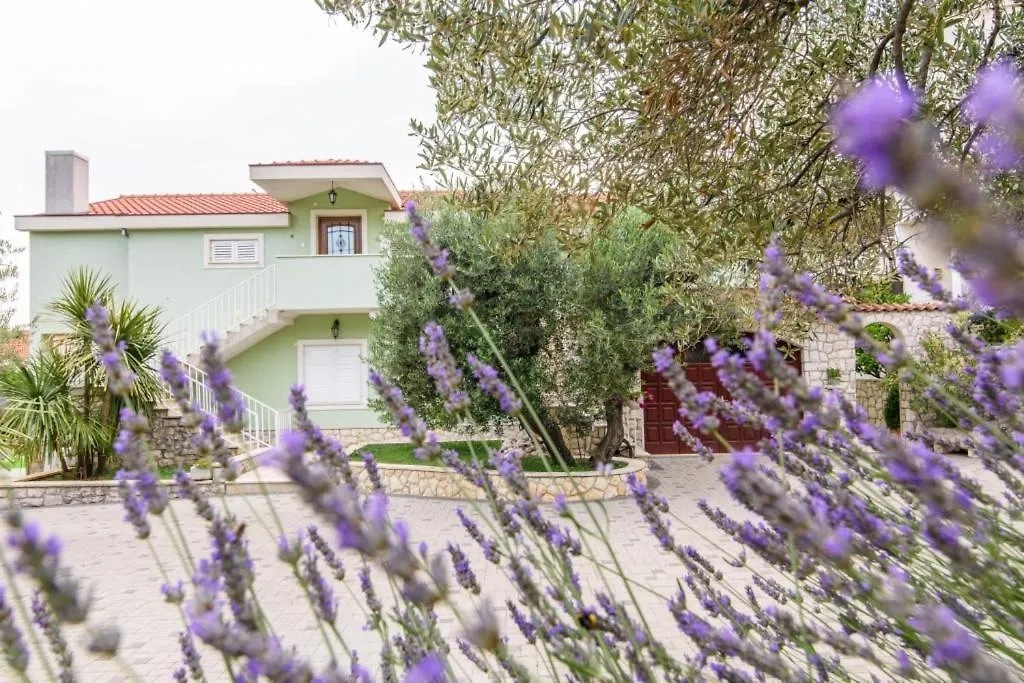 Holiday Apartment In Okrug Gornji With Terrace, Air Conditioning, Wifi 3436-1 Trogir Kroatië